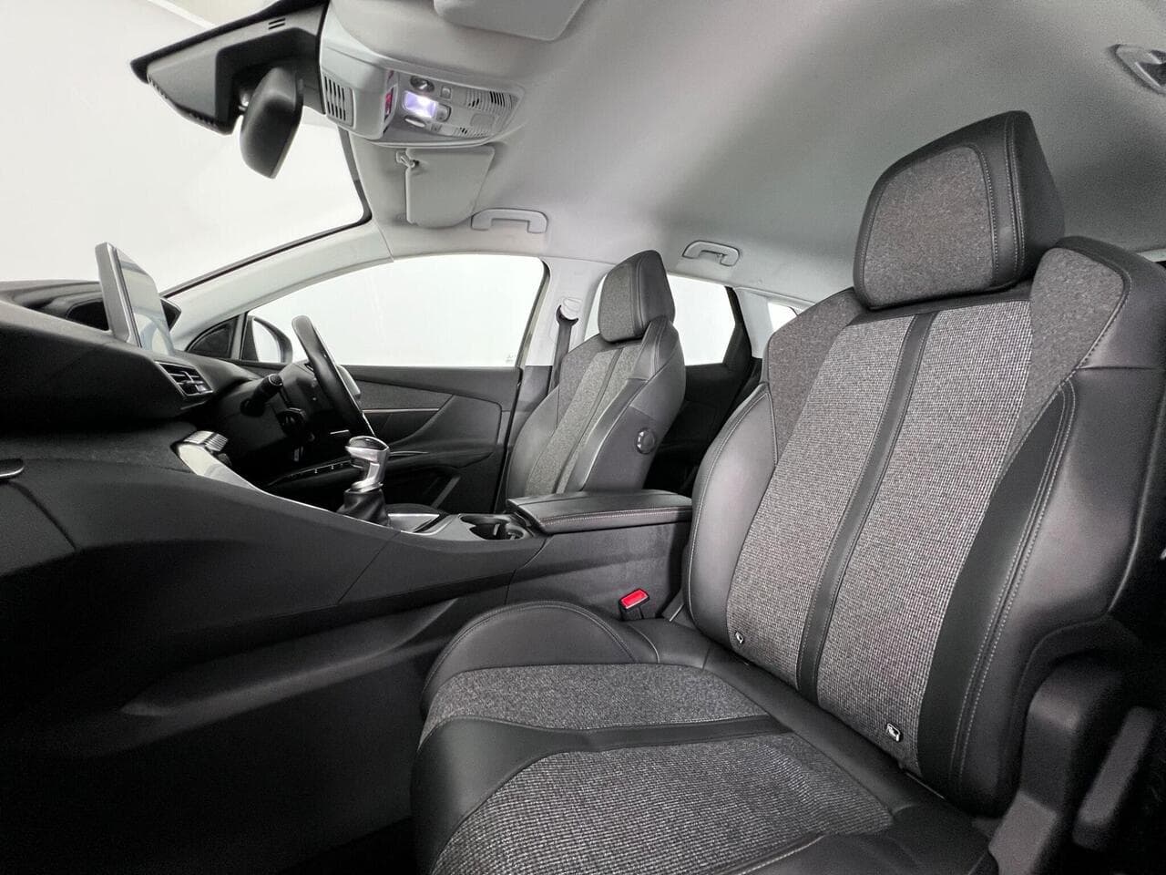 Peugeot 3008 thumbnail Seat Front Passenger