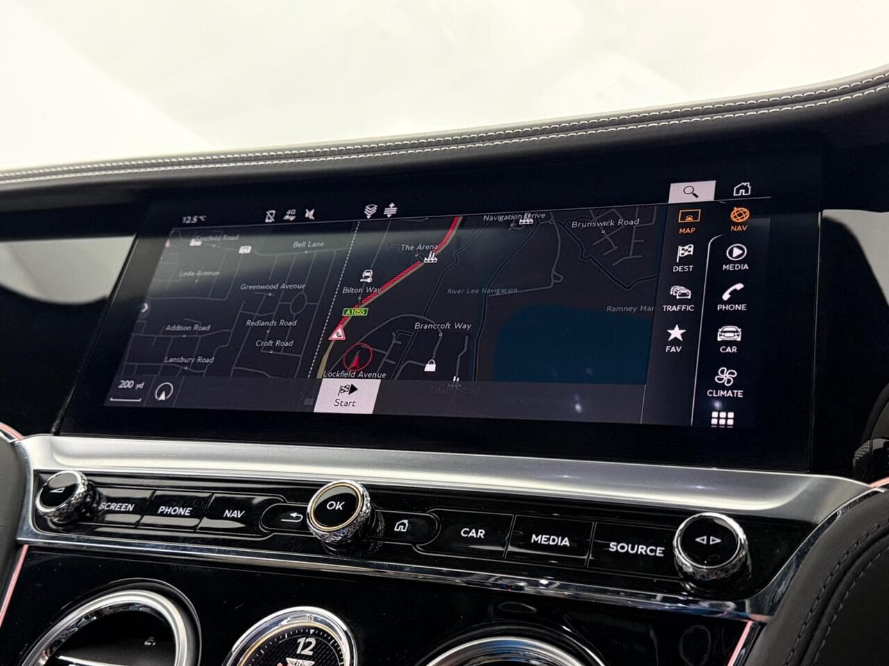 Bentley Continental thumbnail Infotainment System