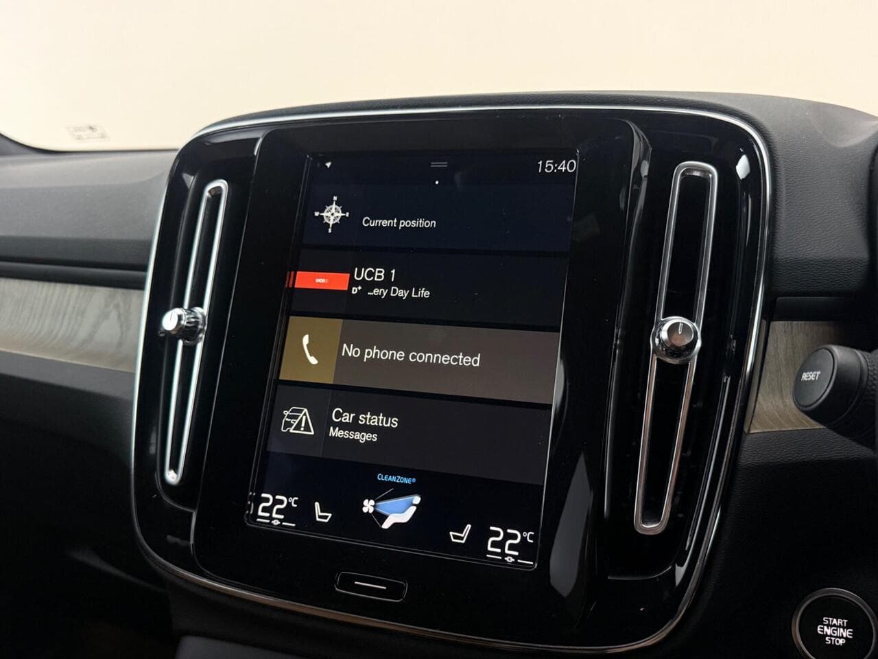 Volvo XC40 thumbnail Infotainment System