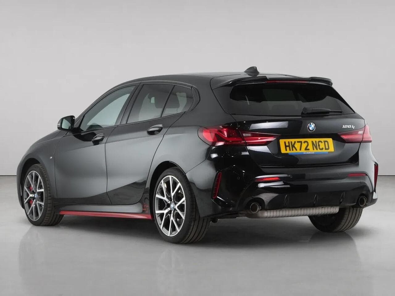 BMW 1 Series thumbnail Rear Left