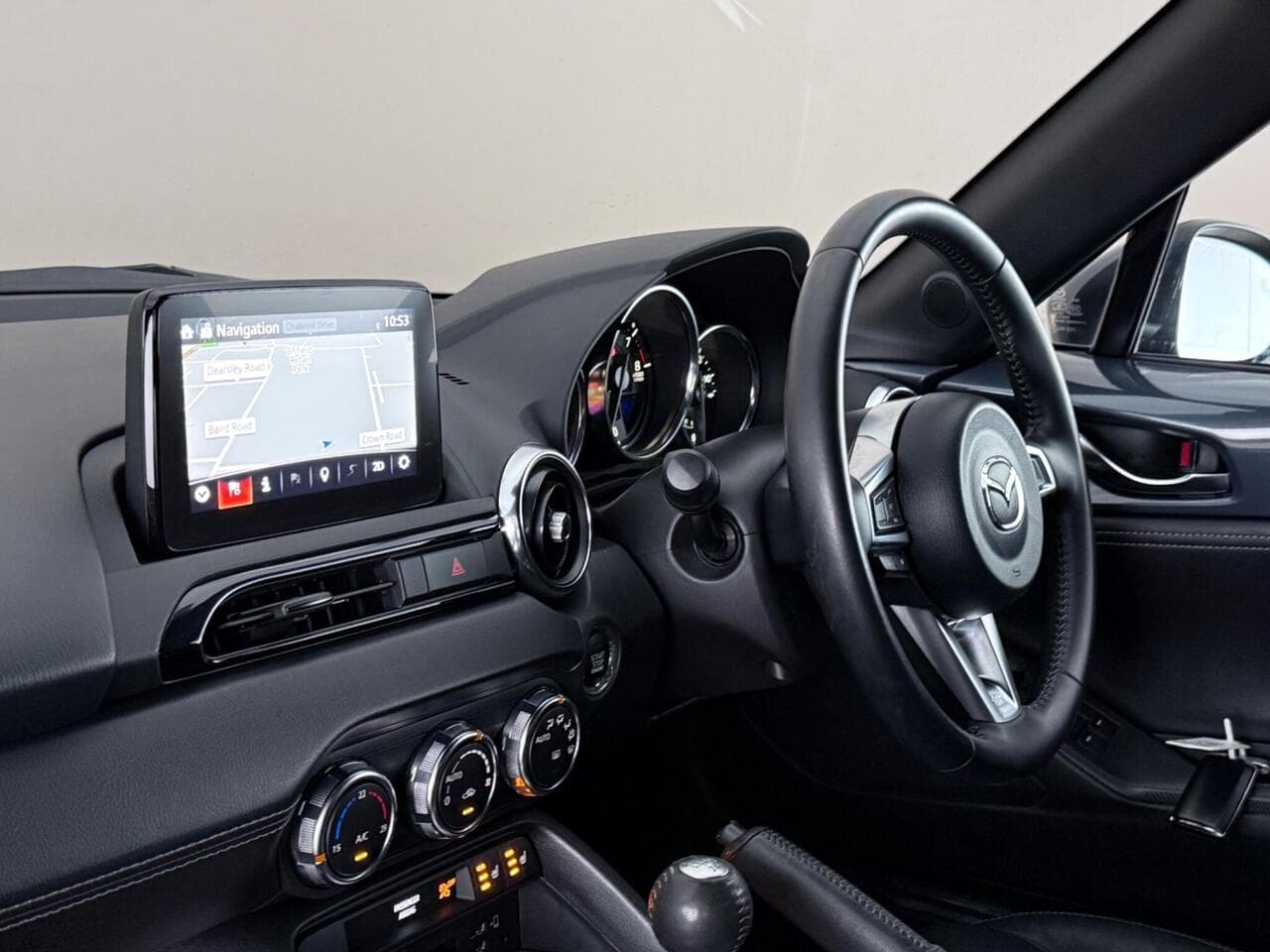 Mazda MX-5 thumbnail Interior Front