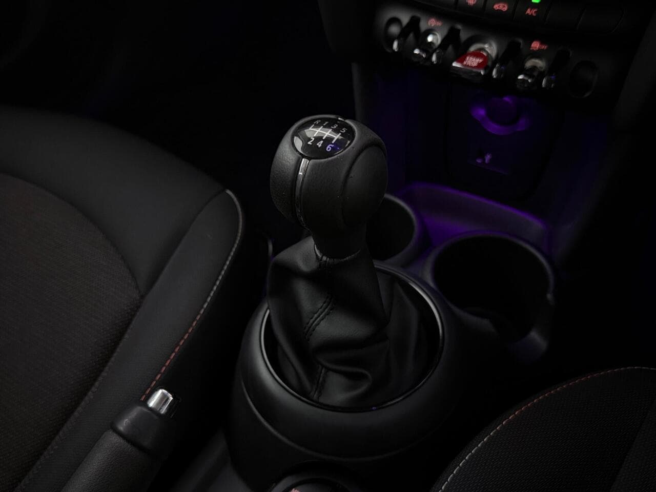 MINI Hatch thumbnail Interior Front