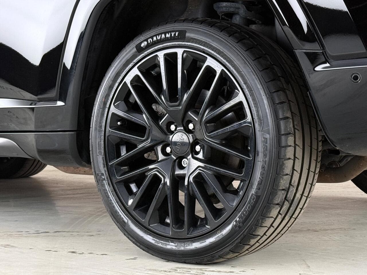 Jeep Compass thumbnail Wheel