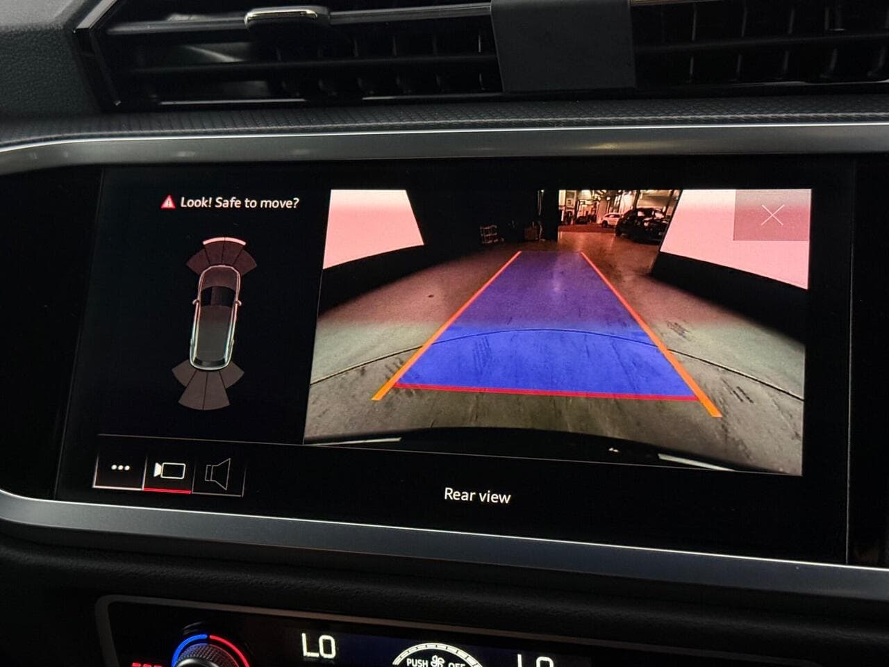 Audi Q3 thumbnail Infotainment System