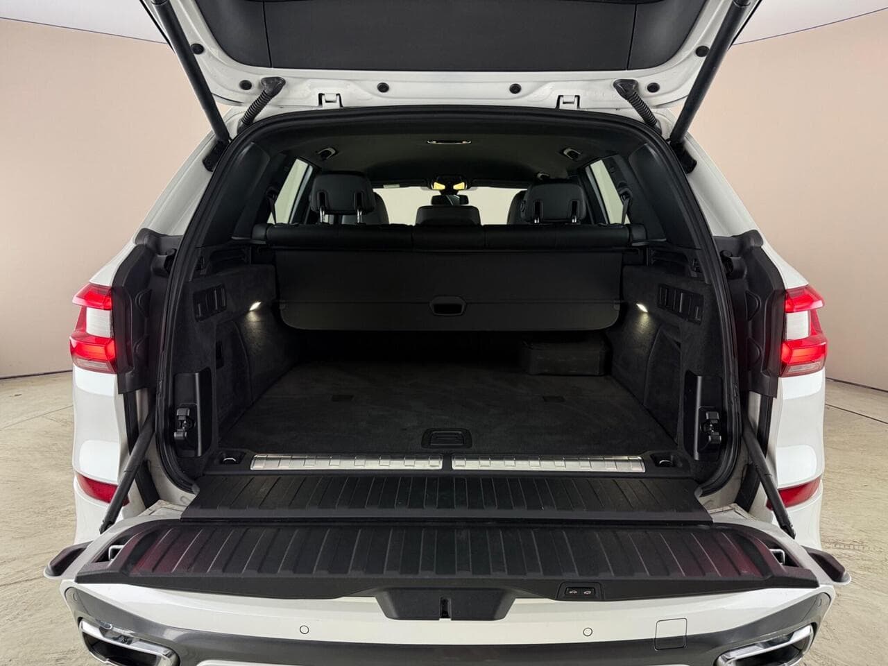 BMW X5 thumbnail Boot