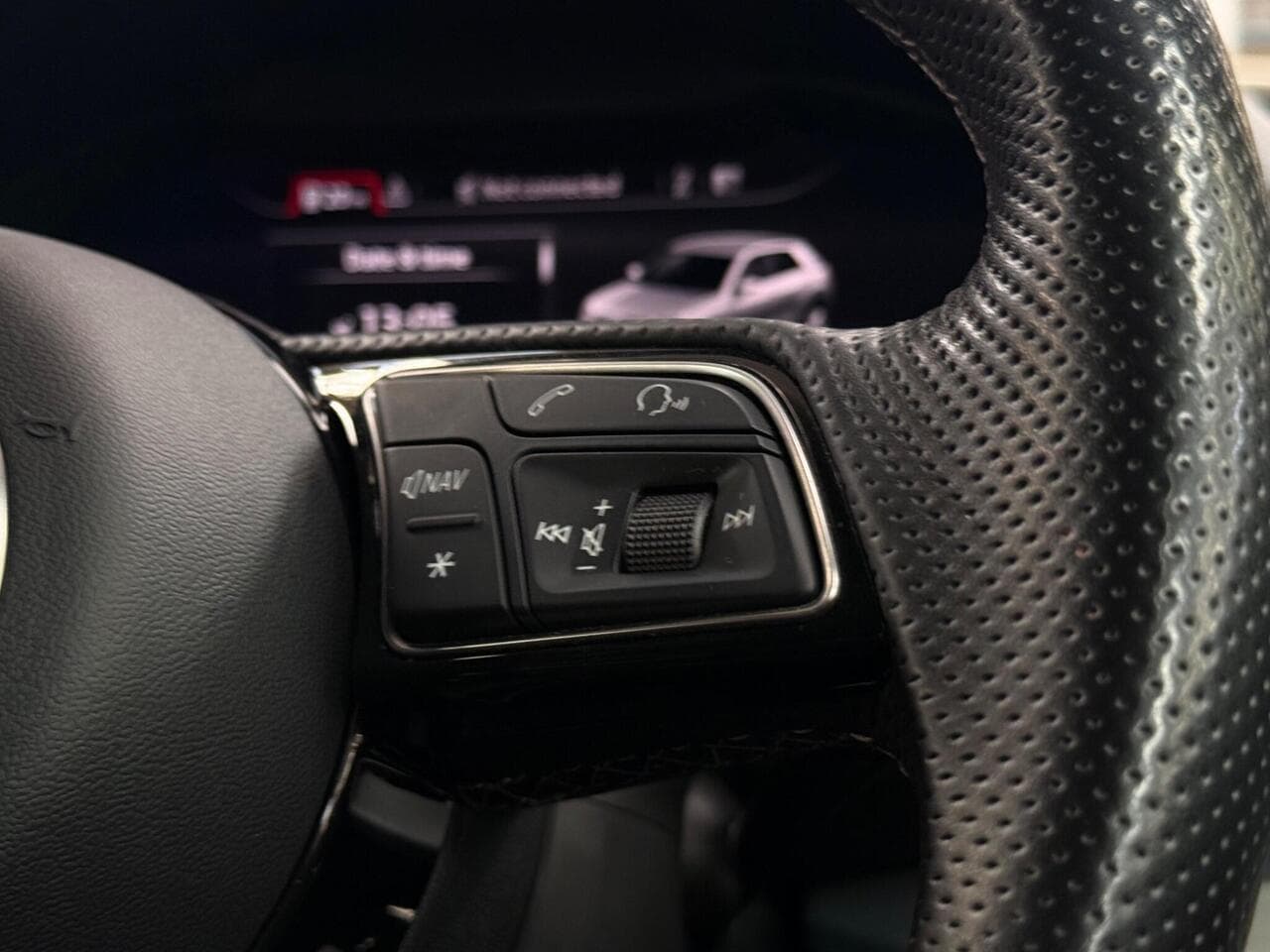 Audi Q2 thumbnail Misc Controls