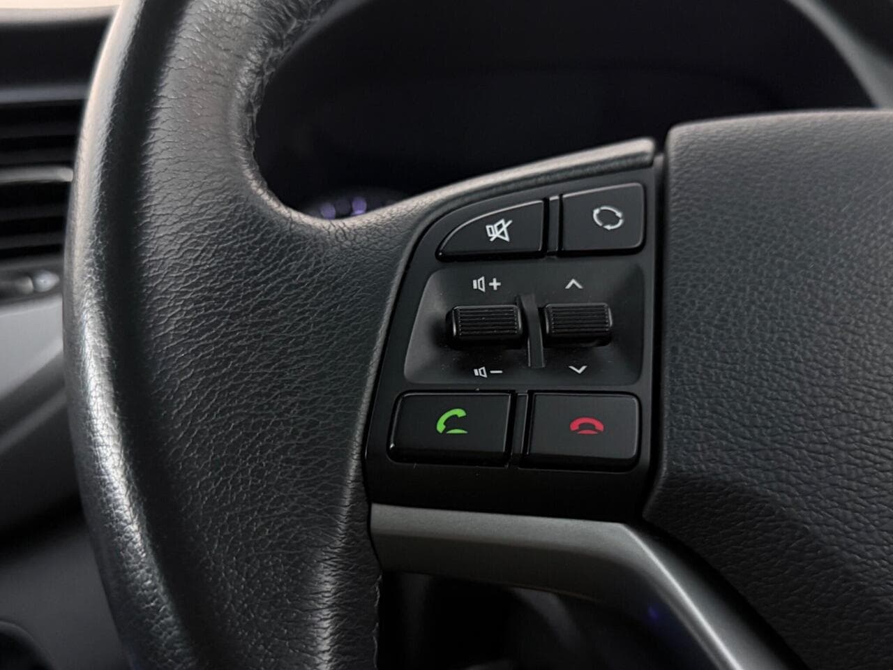 Hyundai TUCSON thumbnail Misc Controls