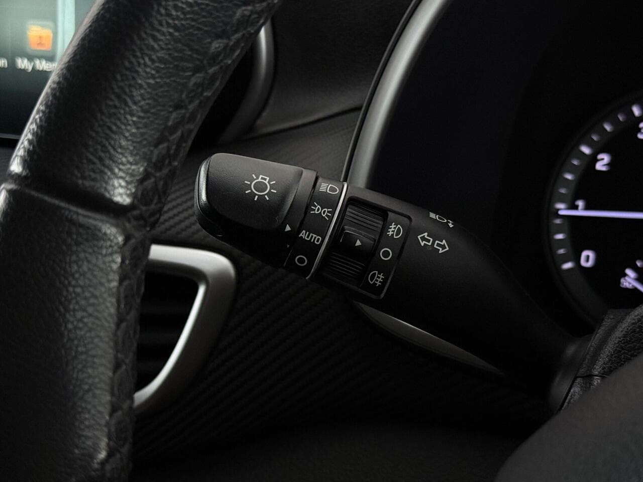 Hyundai TUCSON thumbnail Misc Controls