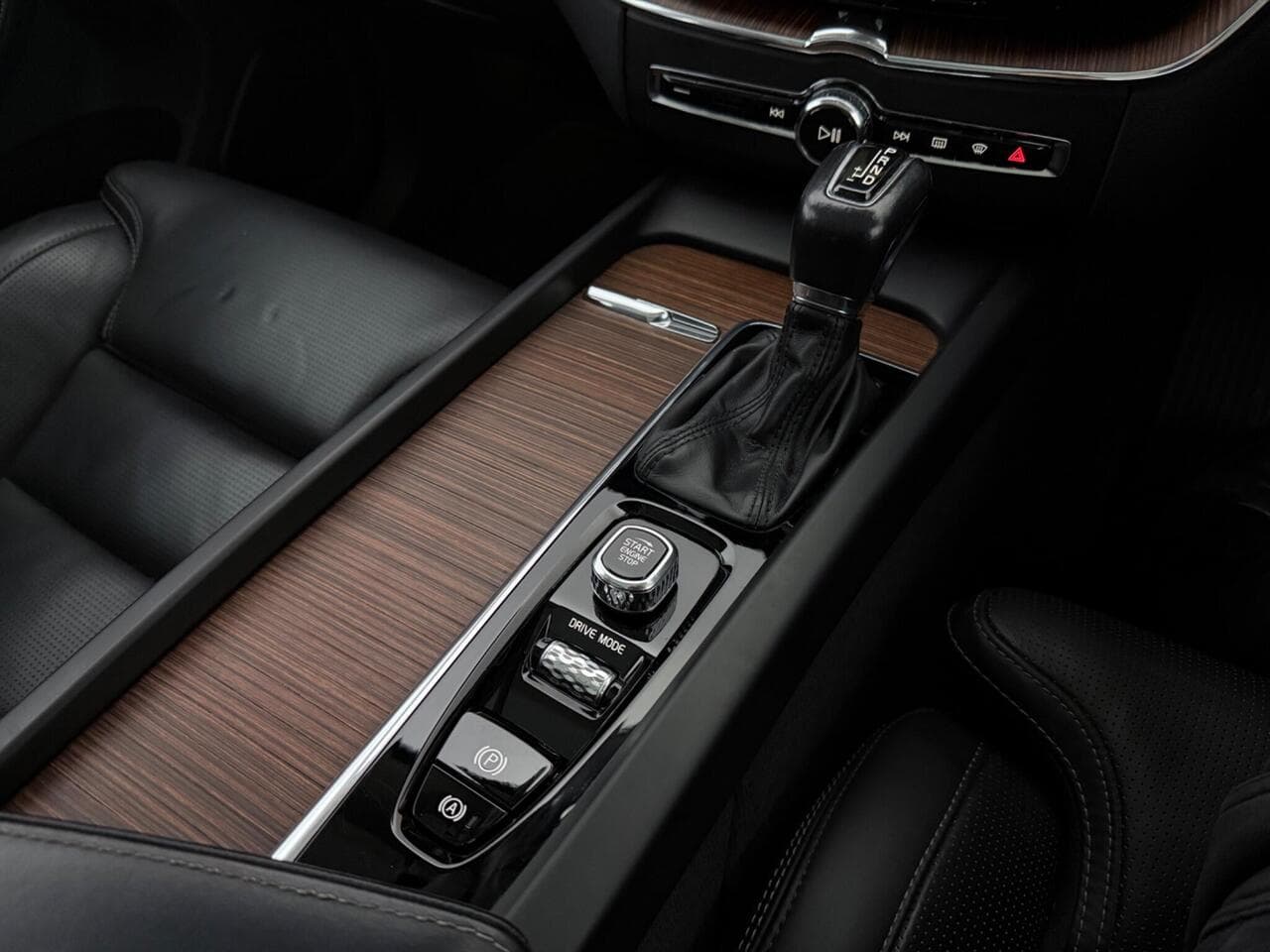 Volvo XC60 thumbnail Interior Front