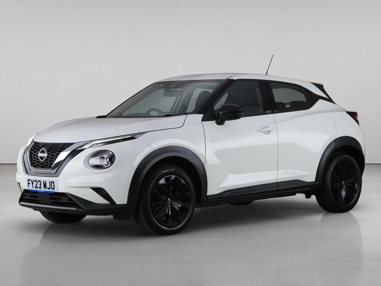 Nissan Juke thumbnail Front Left
