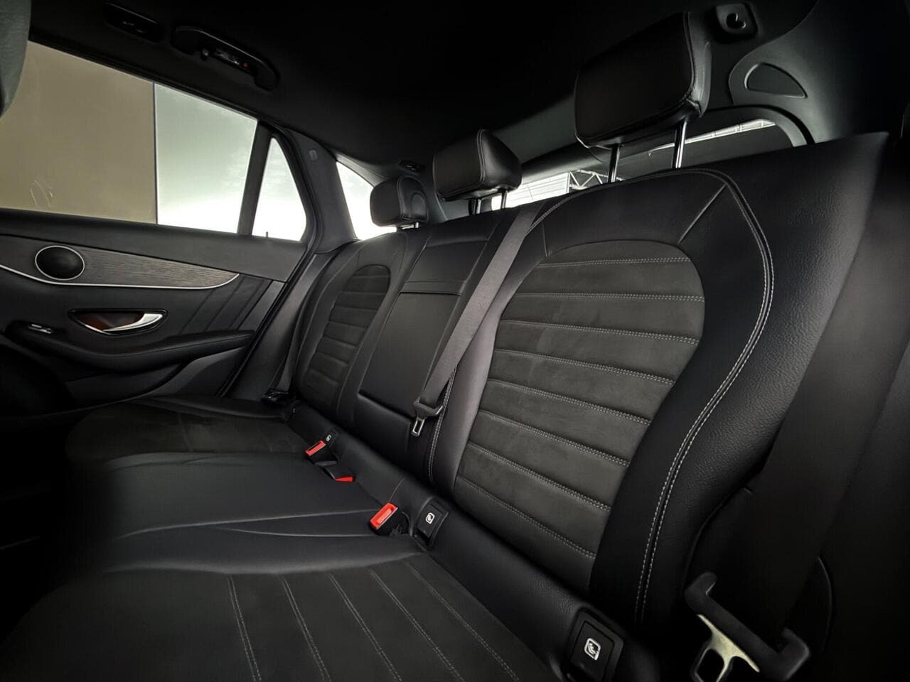 Mercedes-Benz GLC thumbnail Seats Rear