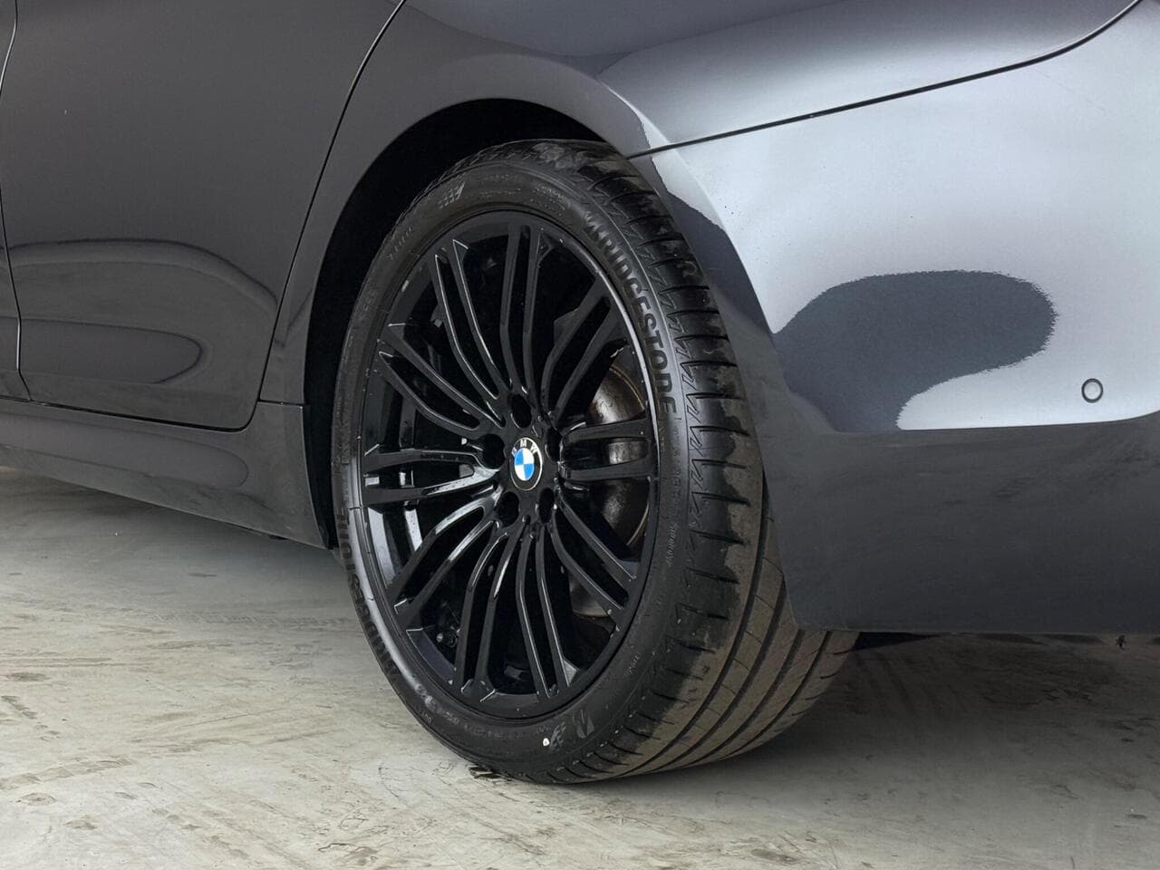BMW 5 Series thumbnail Wheel