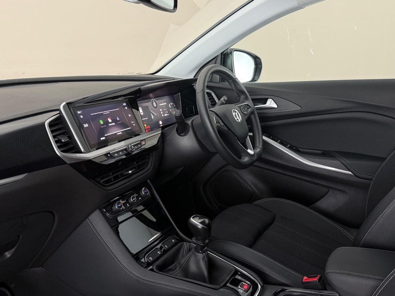 Vauxhall Grandland thumbnail Interior Front