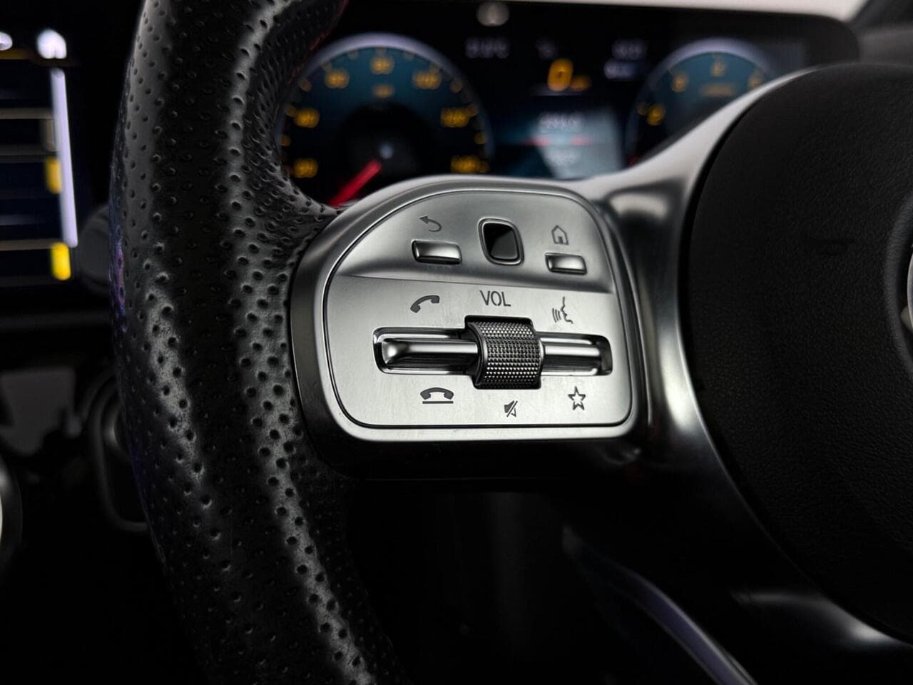 Mercedes-Benz CLA thumbnail Image 15