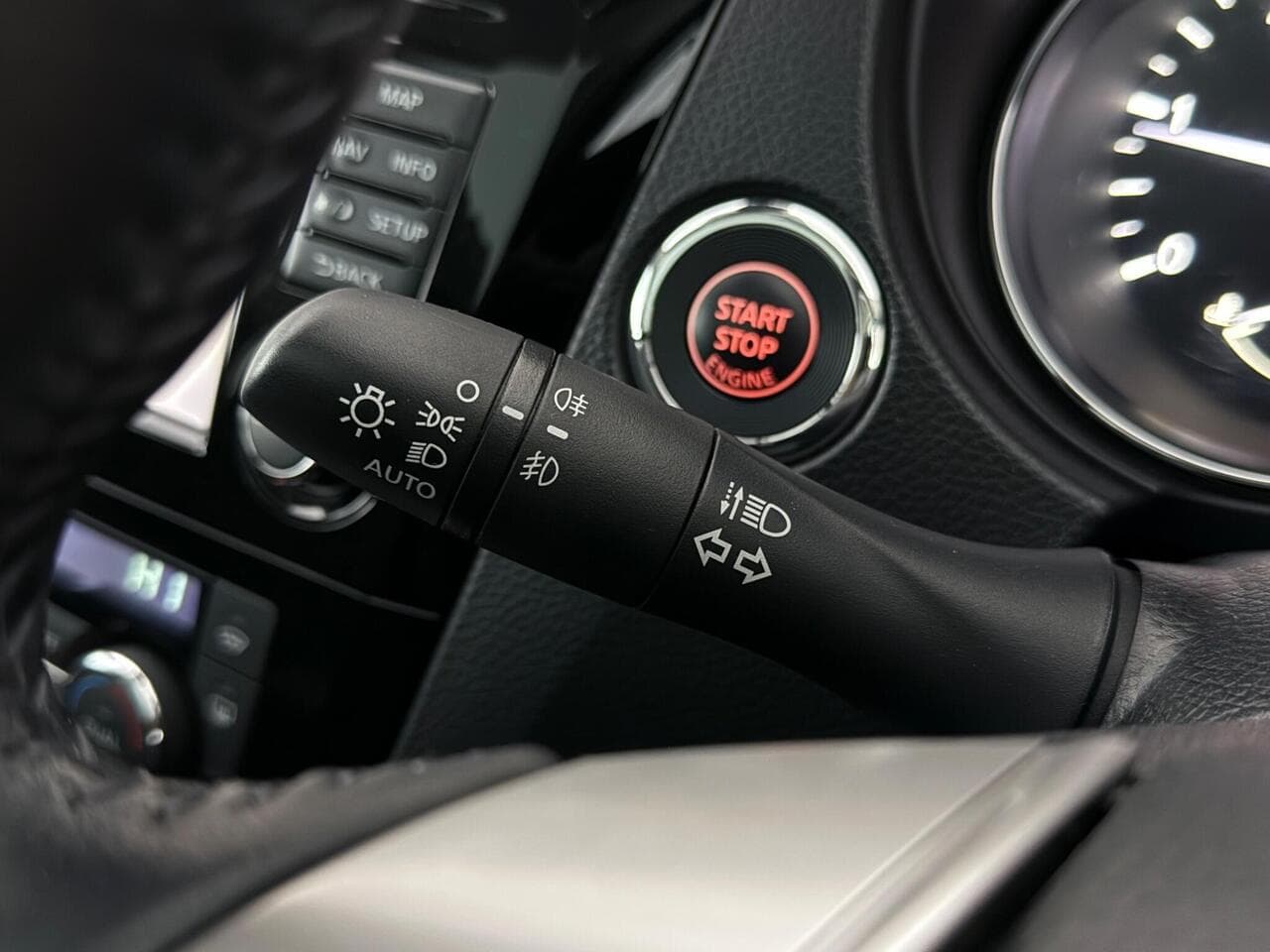 Nissan Qashqai thumbnail Misc Controls
