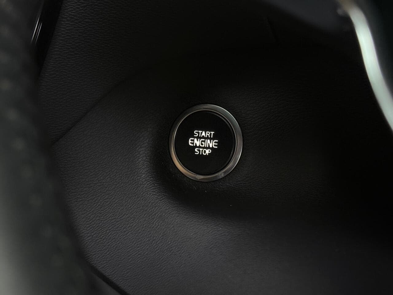 Volvo XC40 thumbnail Misc Controls