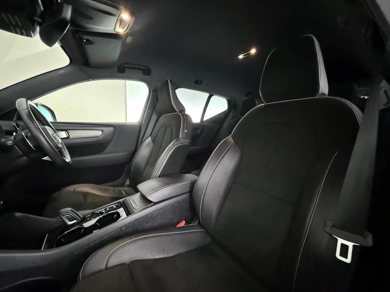 Volvo XC40 thumbnail Seat Front Passenger