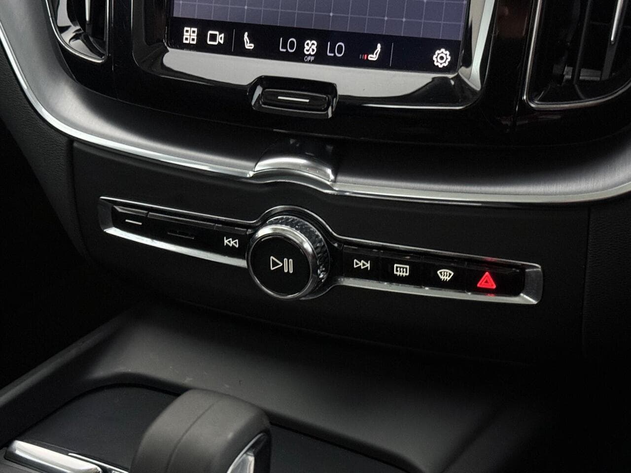 Volvo XC60 thumbnail Misc Controls