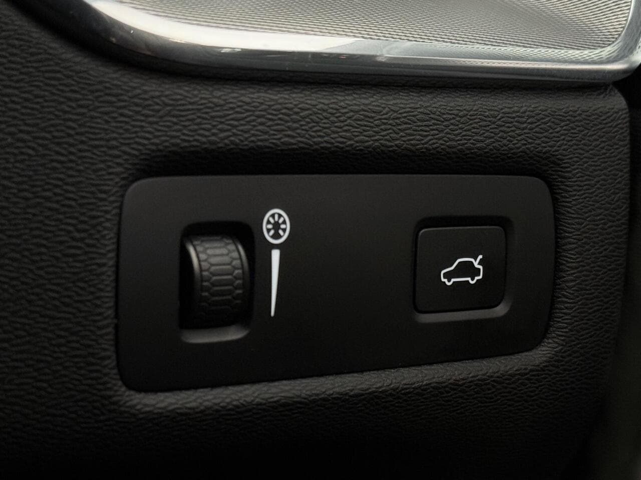 Volvo XC60 thumbnail Misc Controls