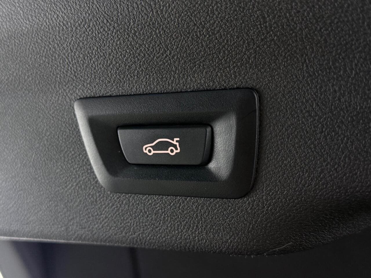 BMW 6 Series Gran Turismo thumbnail Misc Controls