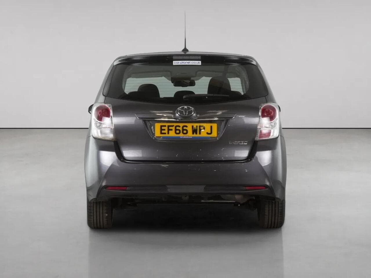 Toyota Verso thumbnail Rear