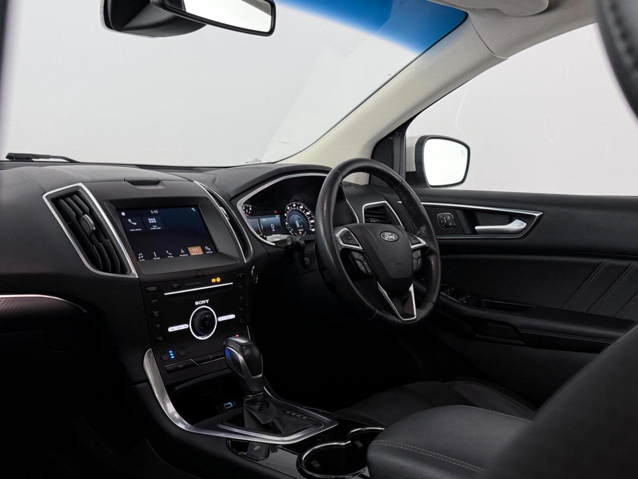 Ford Edge thumbnail Interior Front