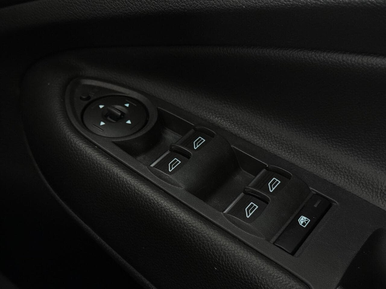 Ford Kuga thumbnail Misc Controls