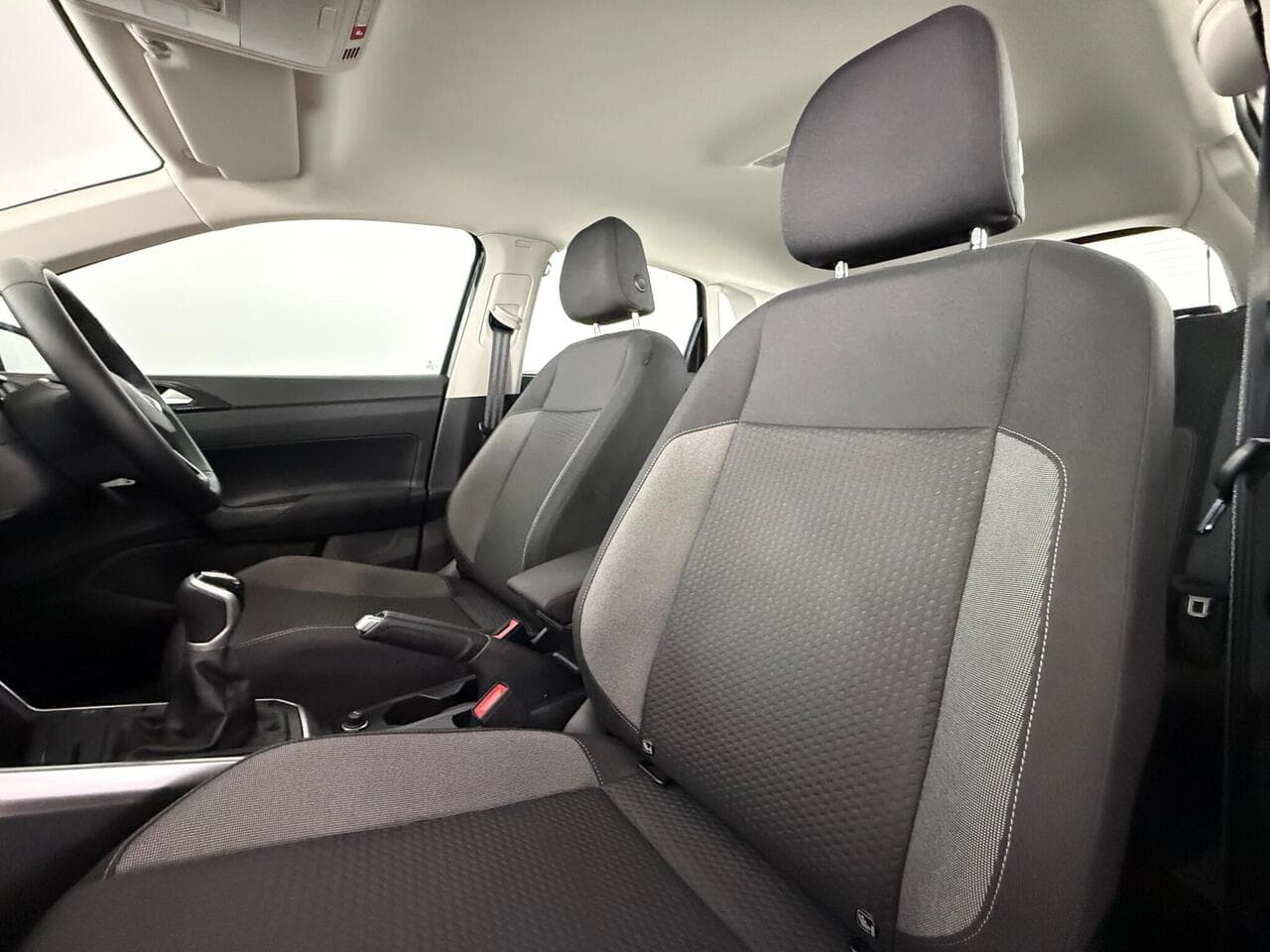 Volkswagen Polo thumbnail Seat Front Passenger