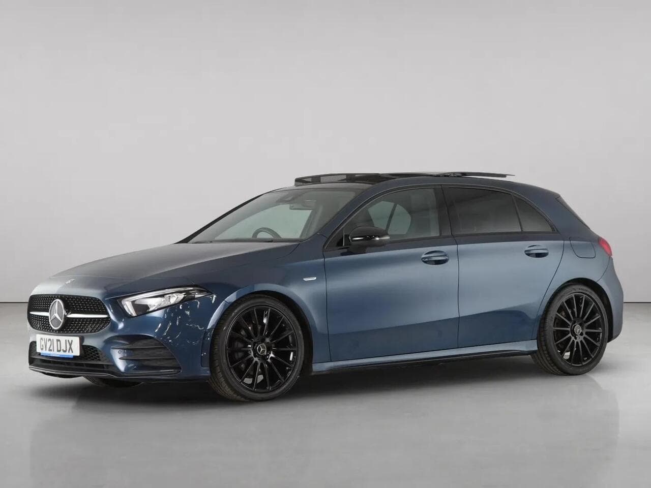 Mercedes-Benz A Class thumbnail Front Left
