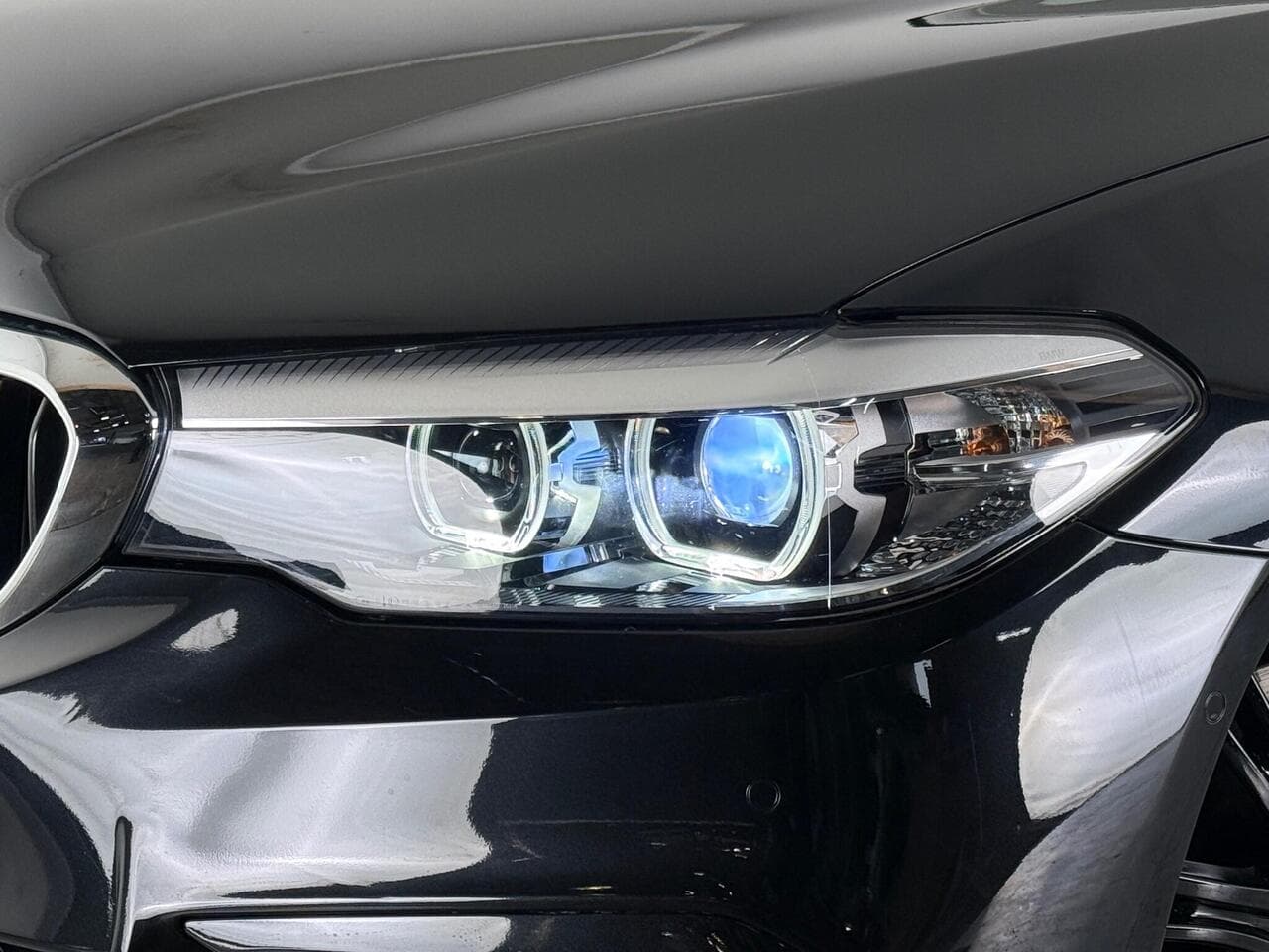 BMW 5 Series thumbnail Lights Front