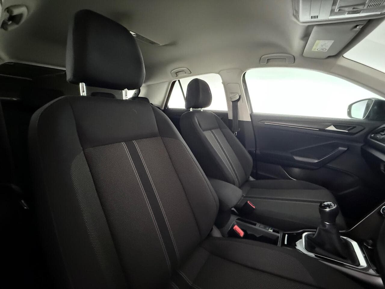 Volkswagen T-Roc thumbnail Seat Driver