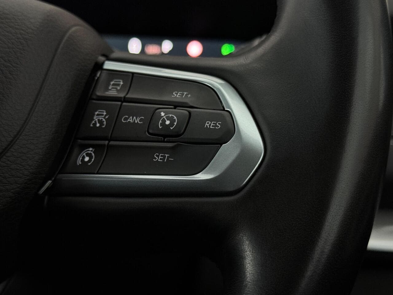 Jeep Compass thumbnail Misc Controls