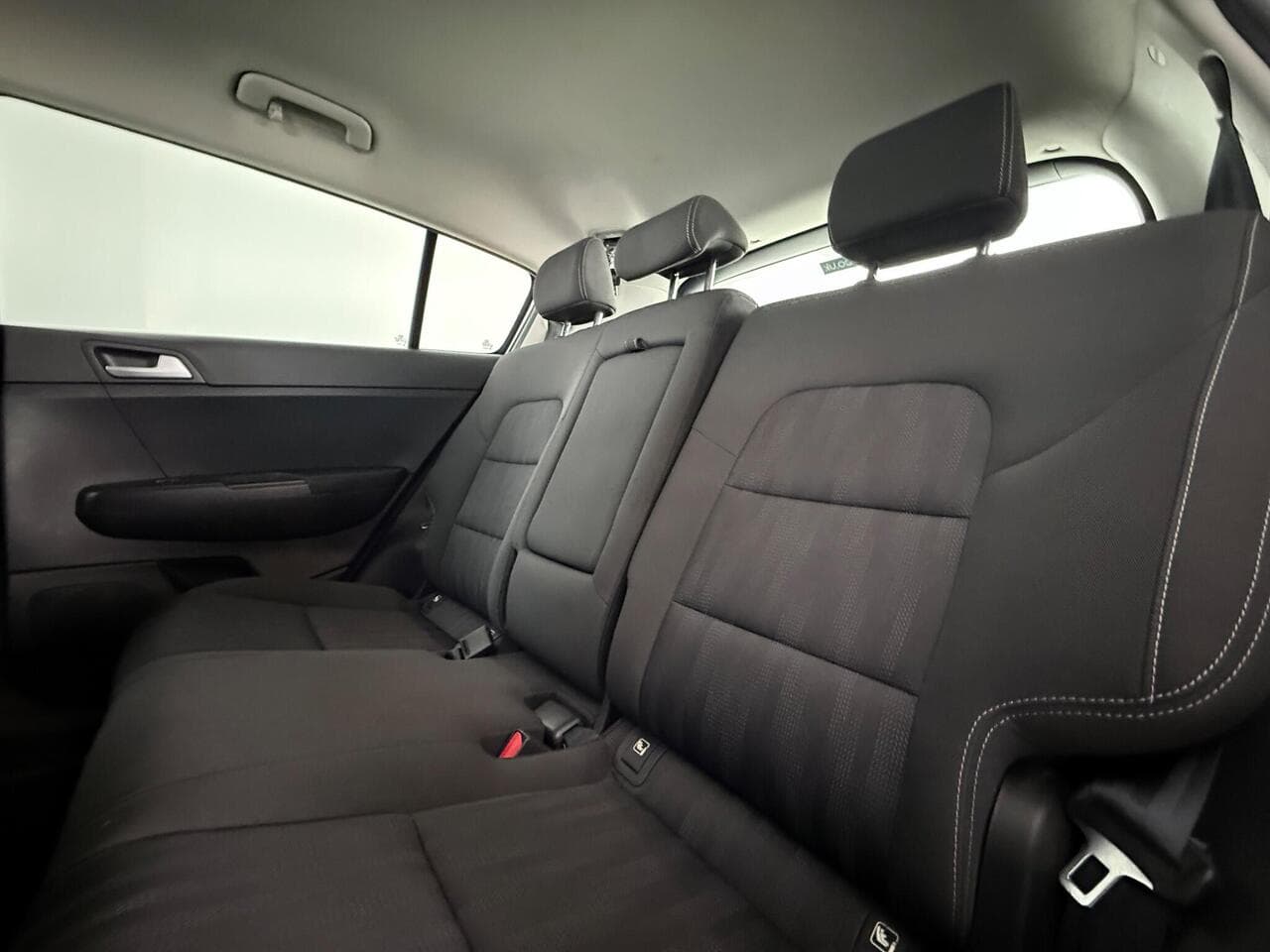Kia Sportage thumbnail Seats Rear