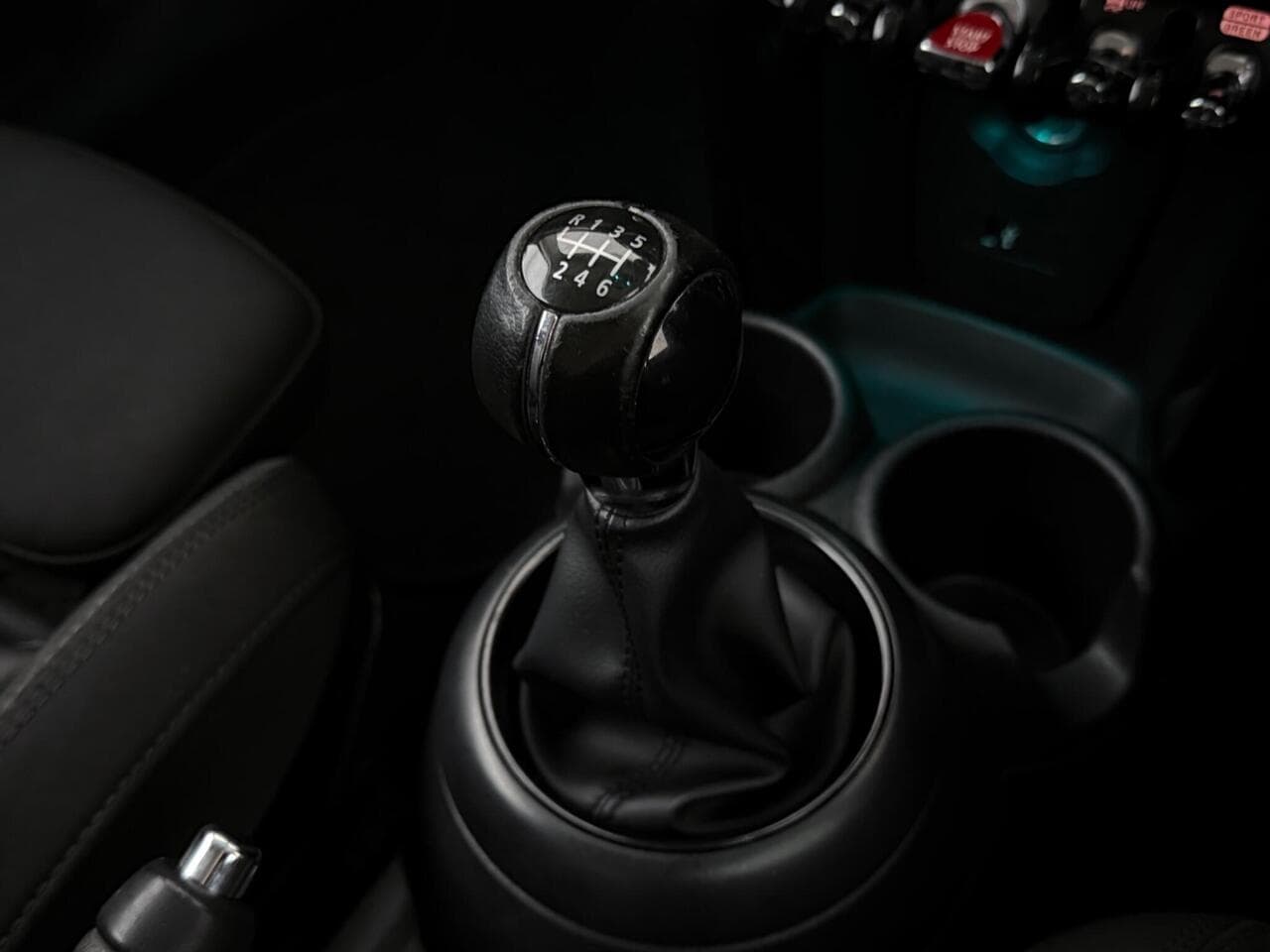 MINI Hatch thumbnail Interior Front