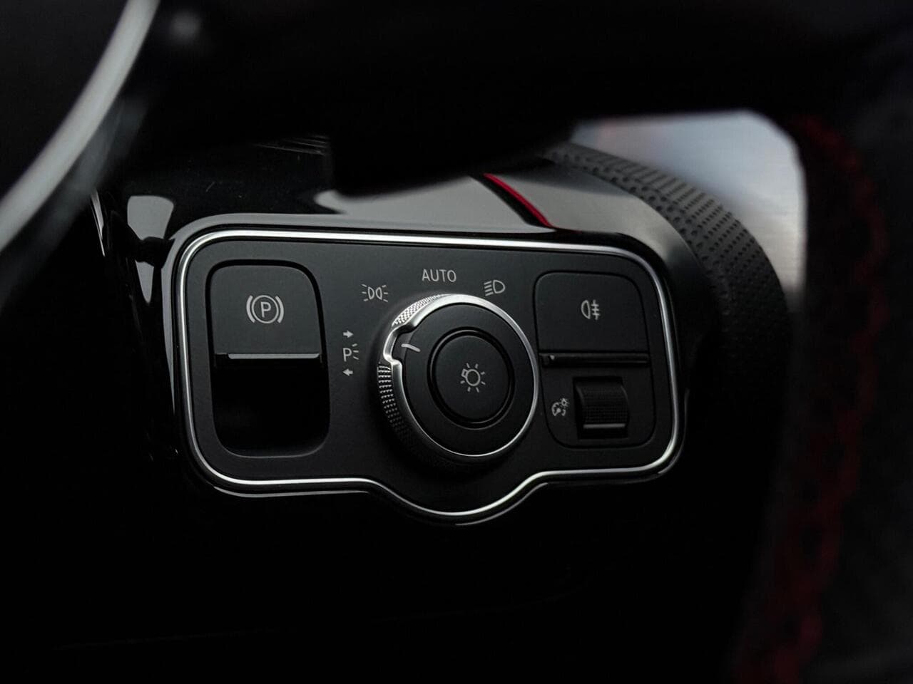 Mercedes-Benz CLA thumbnail Misc Controls