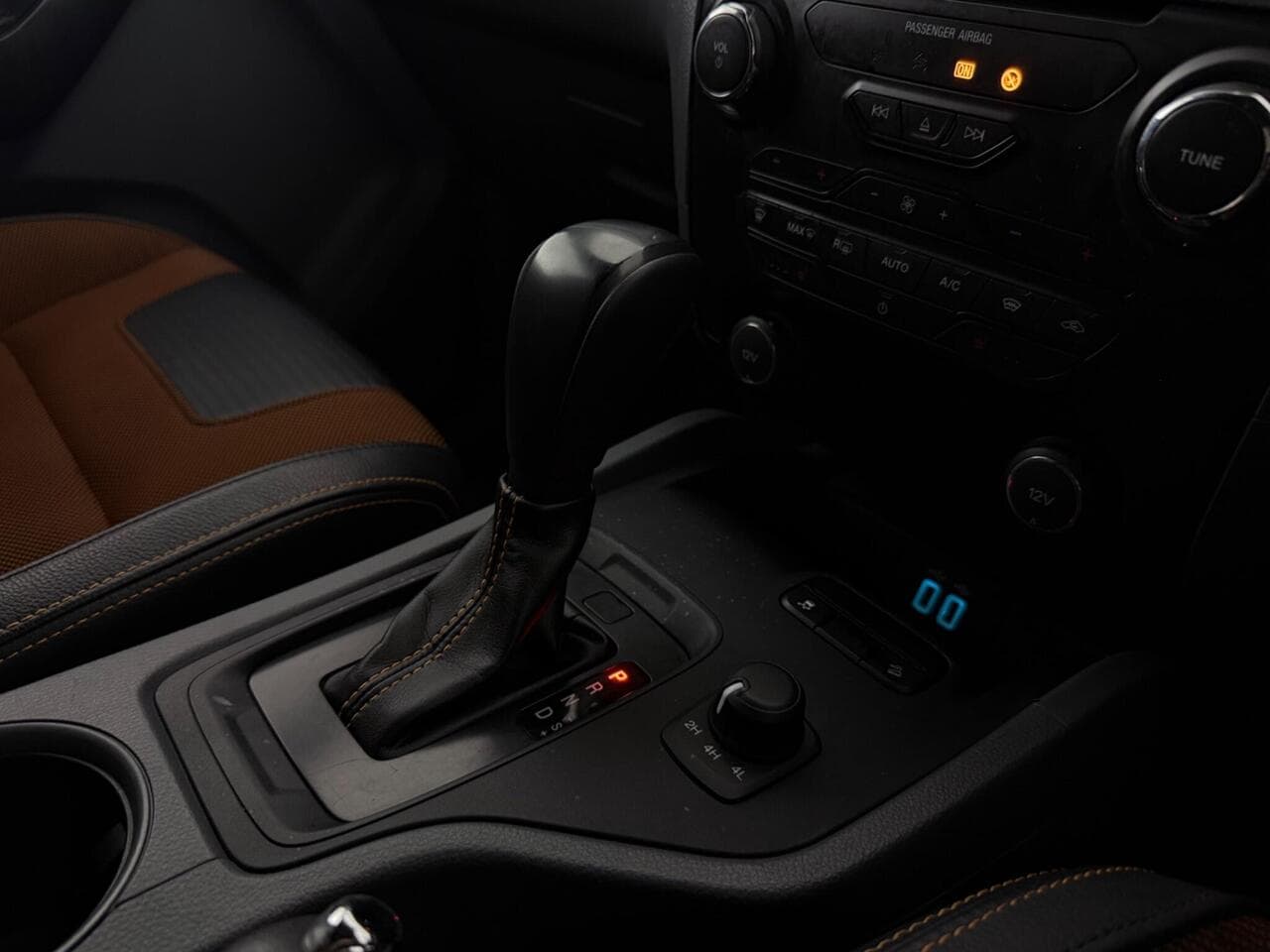 Ford Ranger thumbnail Interior Front