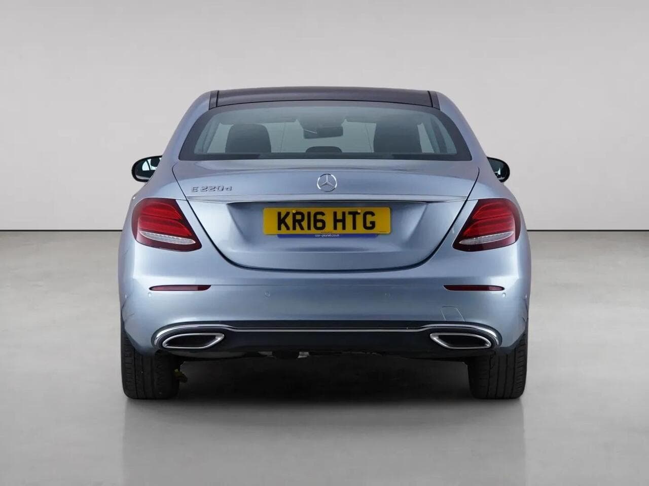 Mercedes-Benz E Class thumbnail Rear