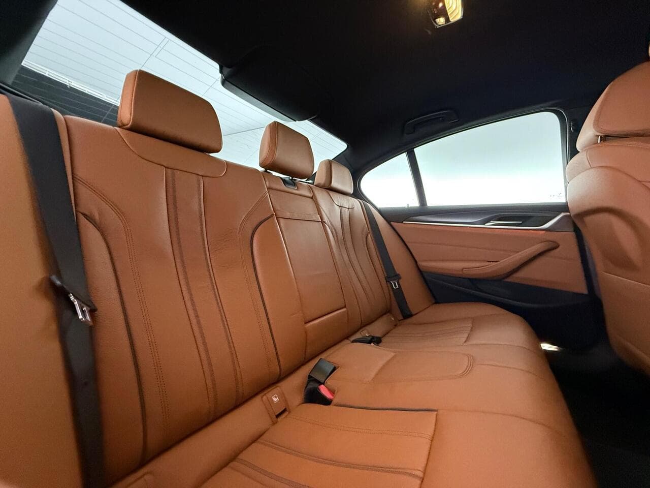BMW 5 Series thumbnail Seats Rear