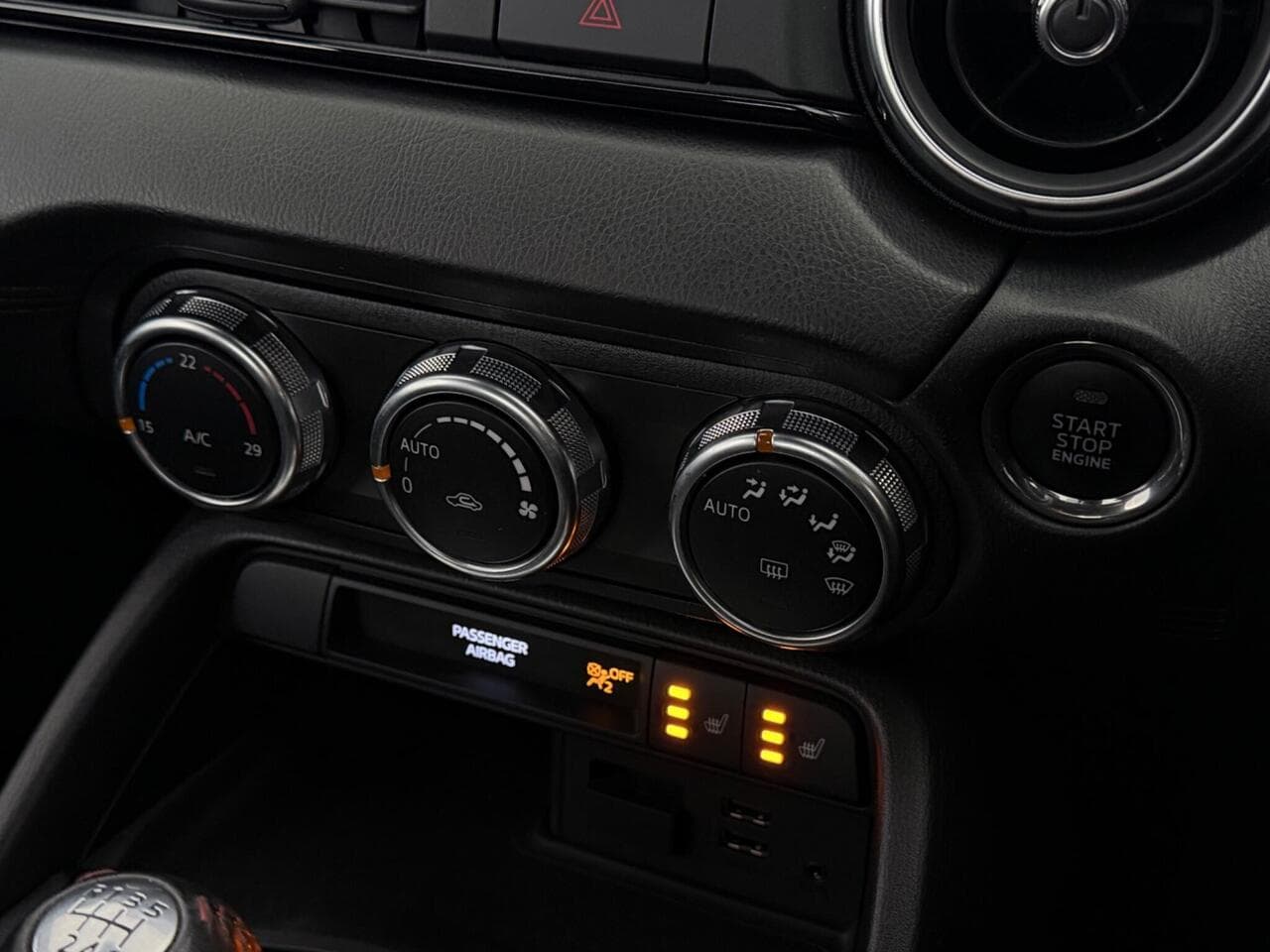 Mazda MX-5 thumbnail Misc Controls