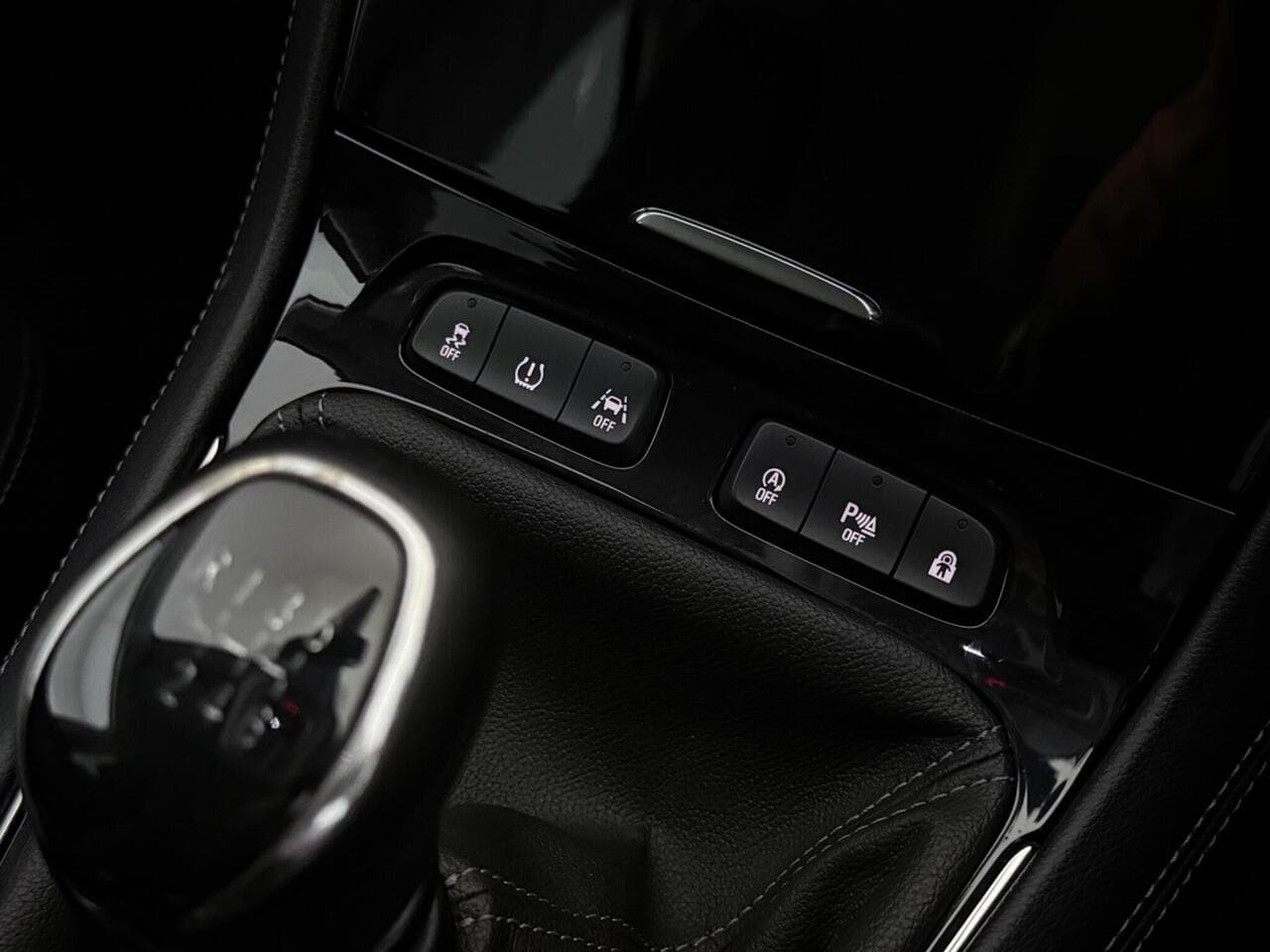 Vauxhall Grandland X thumbnail Misc Controls