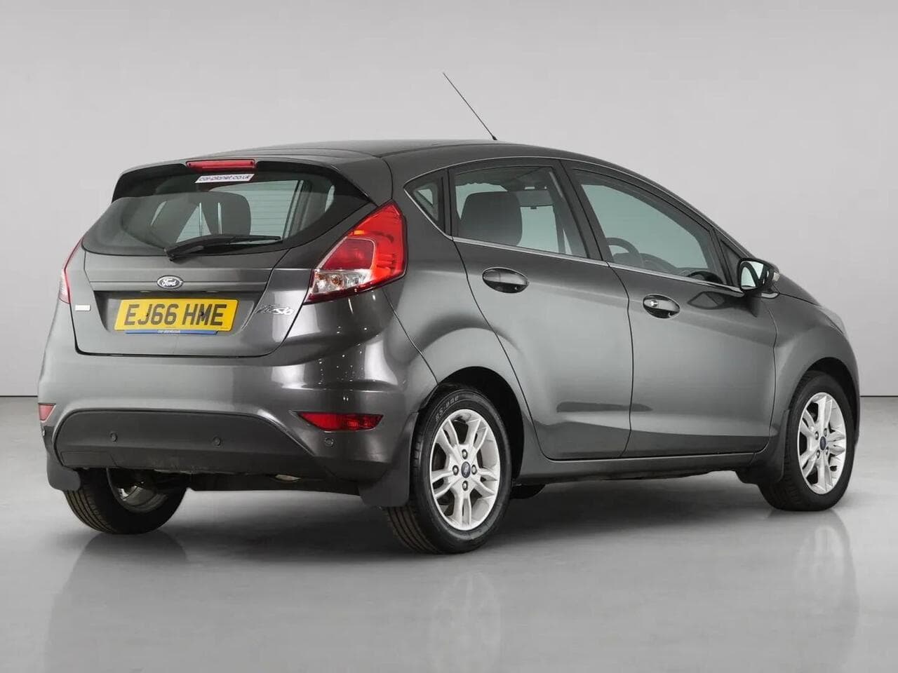 Ford Fiesta thumbnail Rear Right