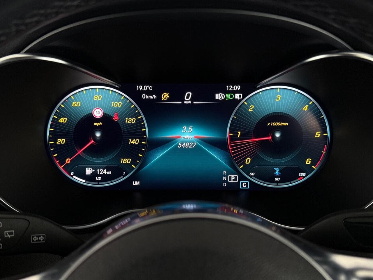 Mercedes-Benz GLC thumbnail Driver Instruments