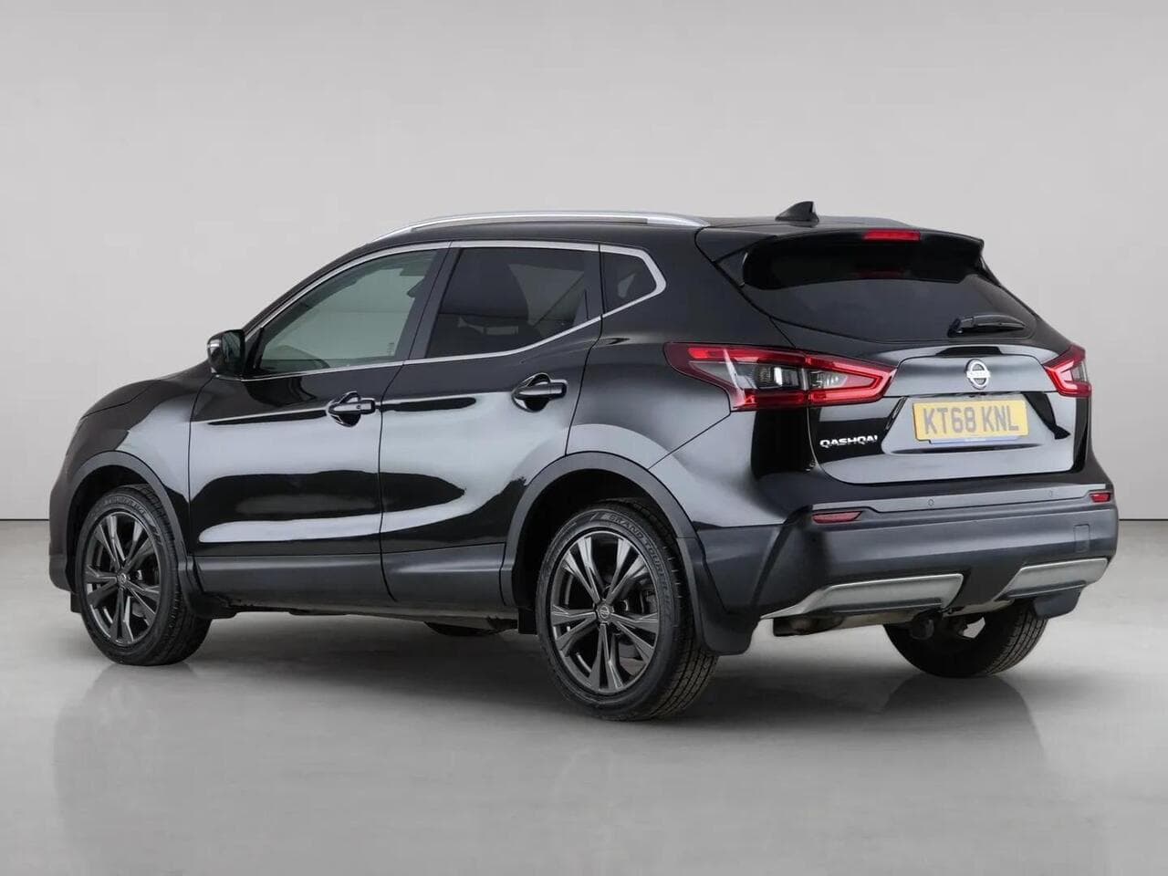 Nissan Qashqai thumbnail Rear Left