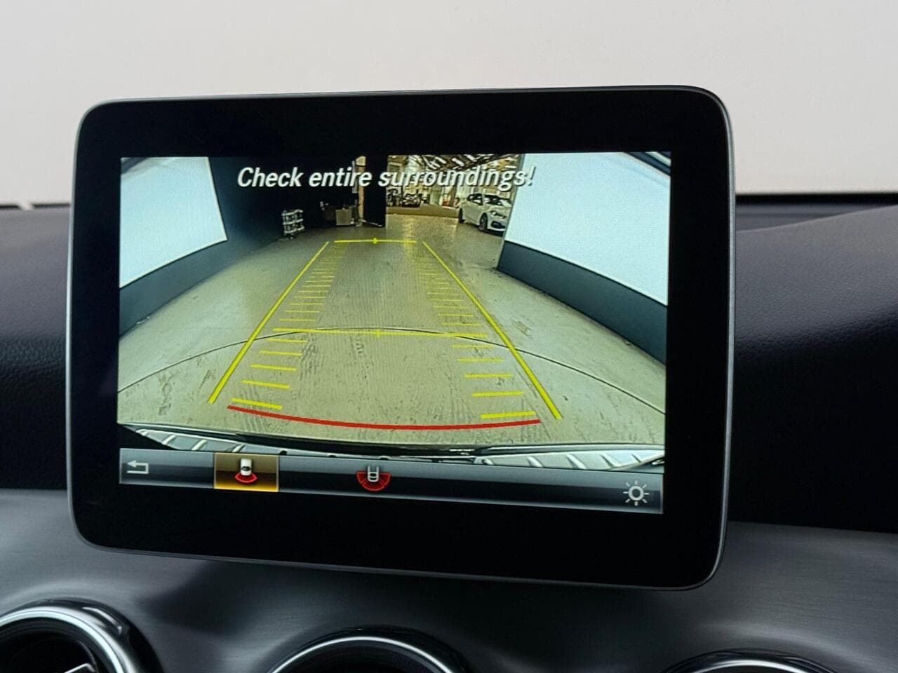 Mercedes-Benz GLA thumbnail Infotainment System