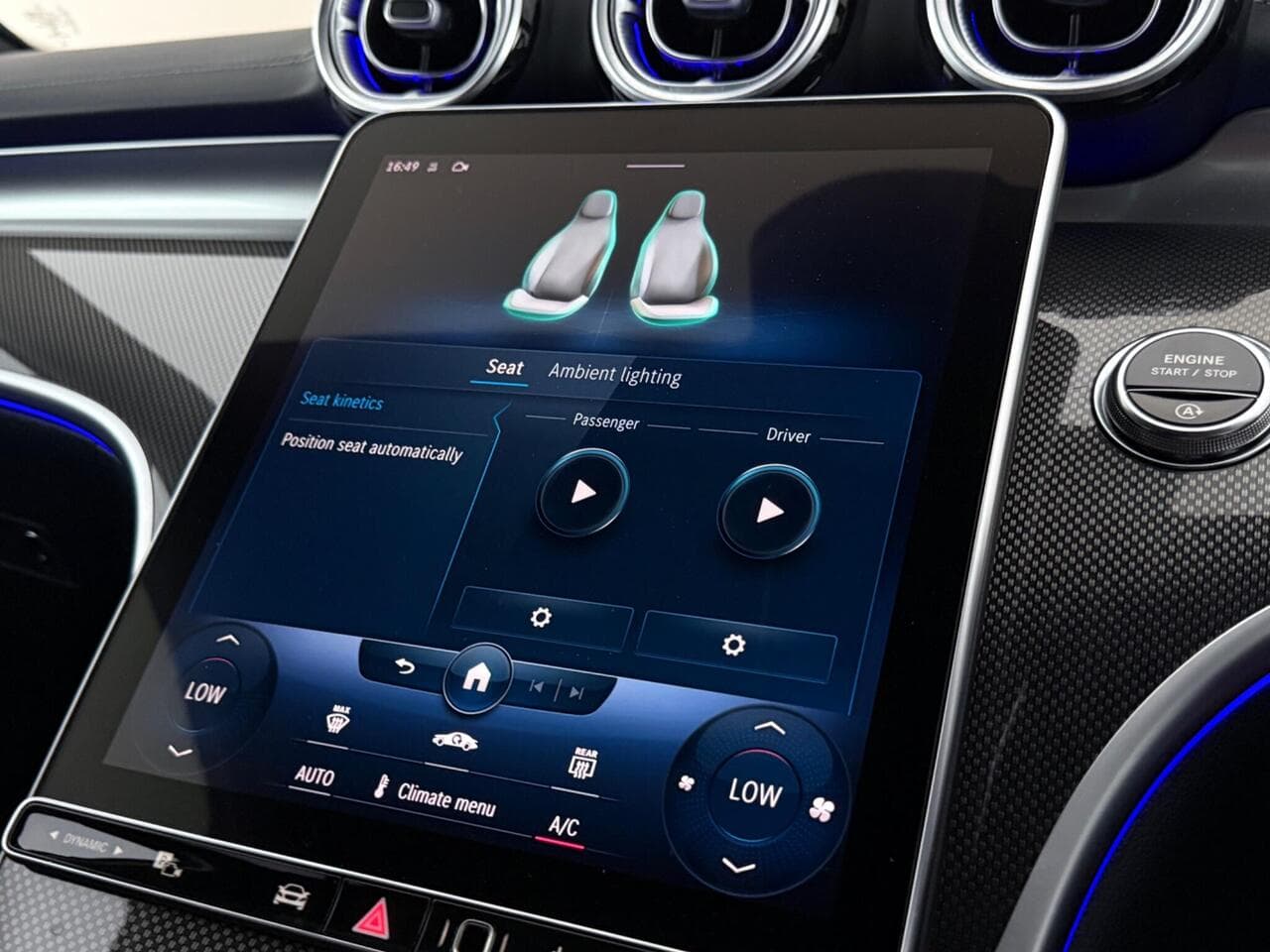 Mercedes-Benz C Class thumbnail Infotainment System