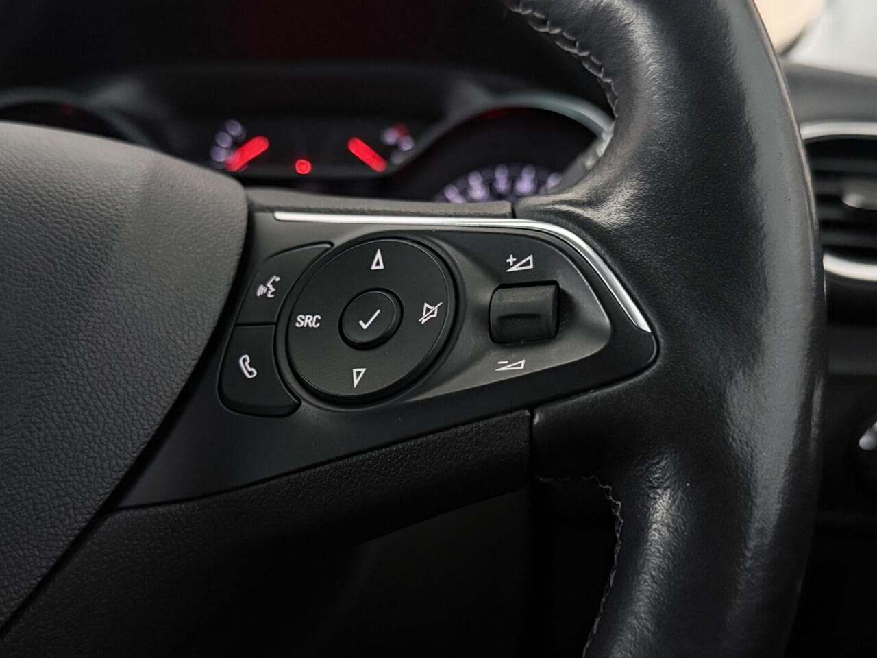 Vauxhall Crossland thumbnail Misc Controls