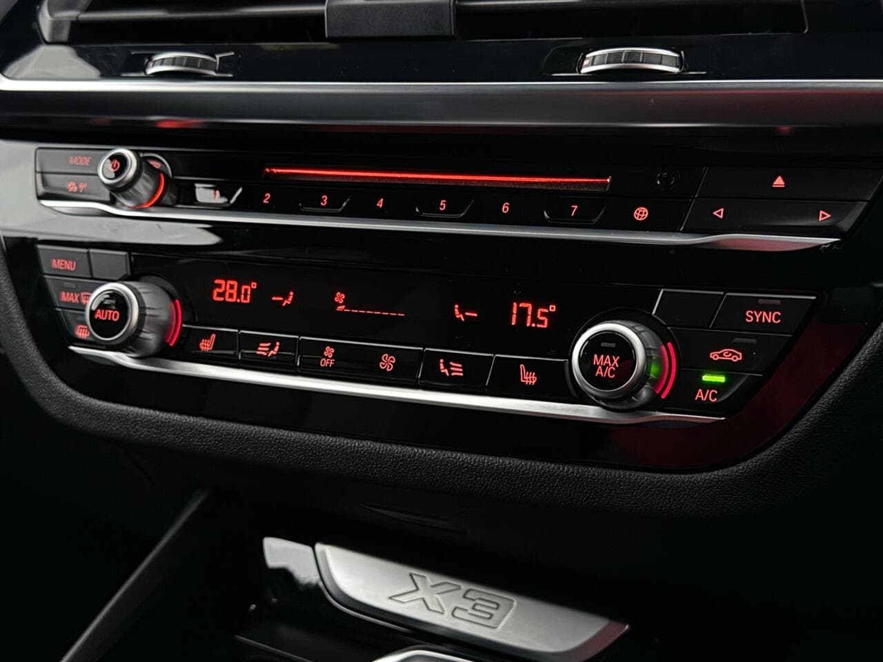 BMW X3 thumbnail Infotainment System