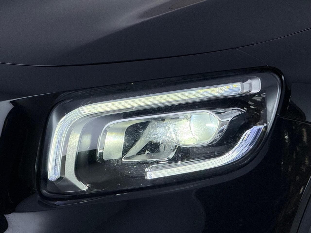 Mercedes-Benz GLB thumbnail Lights Front