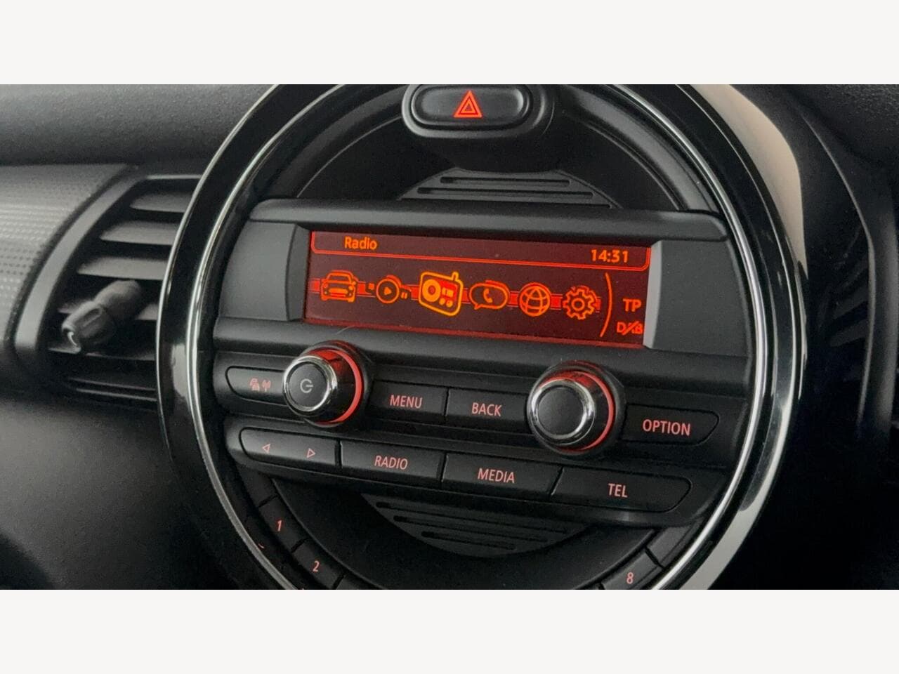 MINI Hatch thumbnail Infotainment System