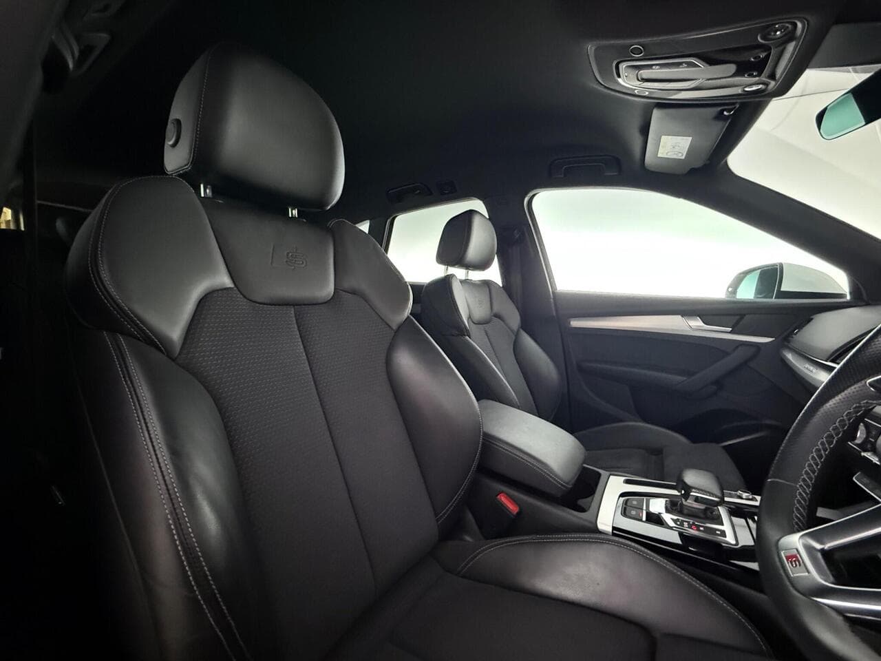 Audi Q5 thumbnail Seat Driver